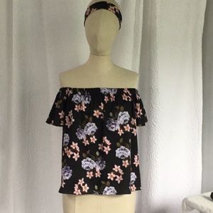 Off the shoulder top with matching headband 🧬💺